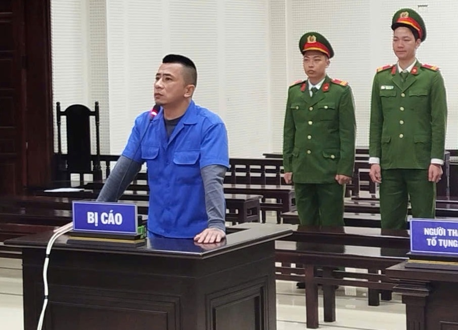 Thuê xe ô tô mang đi cầm cố để lấy tiền đánh bạc- Ảnh 1.