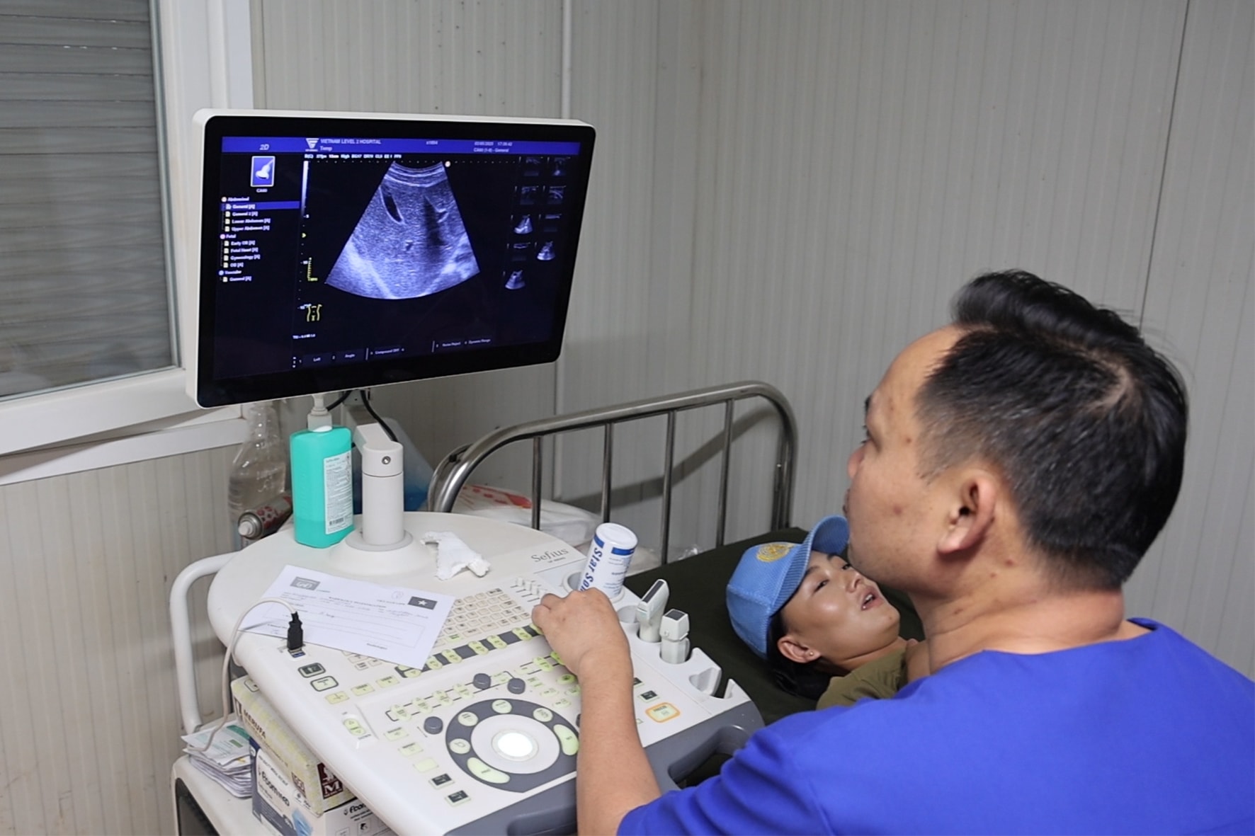 Bác sĩ Việt Nam khám sức khỏe cho nữ quân nhân Liên hợp quốc- Ảnh 6.