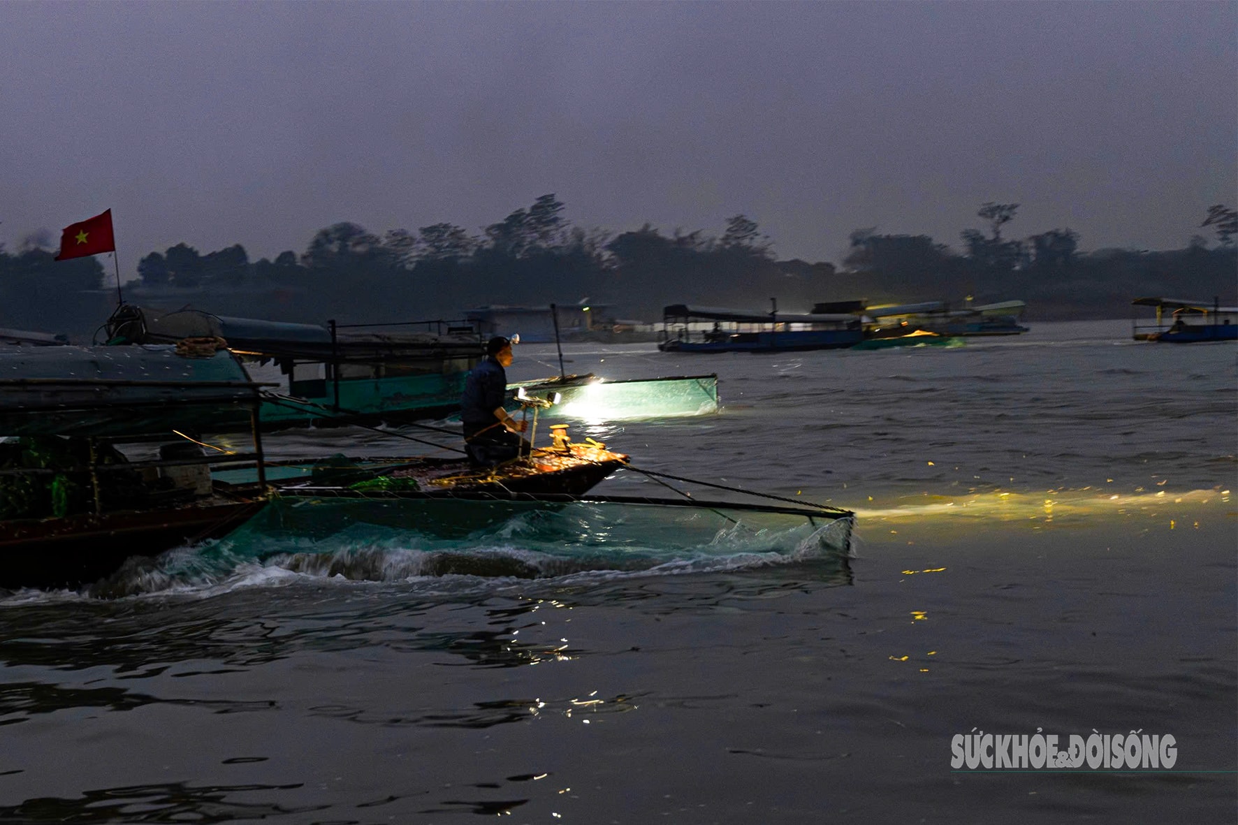 Mùa săn ‘lộc trời’ trên sông Hồng- Ảnh 2.