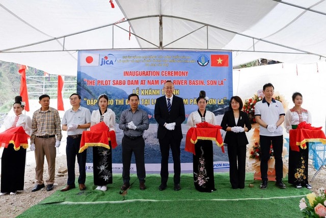 Khánh thành đập phòng chống rủi ro lũ quét và sạt lở đất đầu tiên ở Việt Nam- Ảnh 2.
