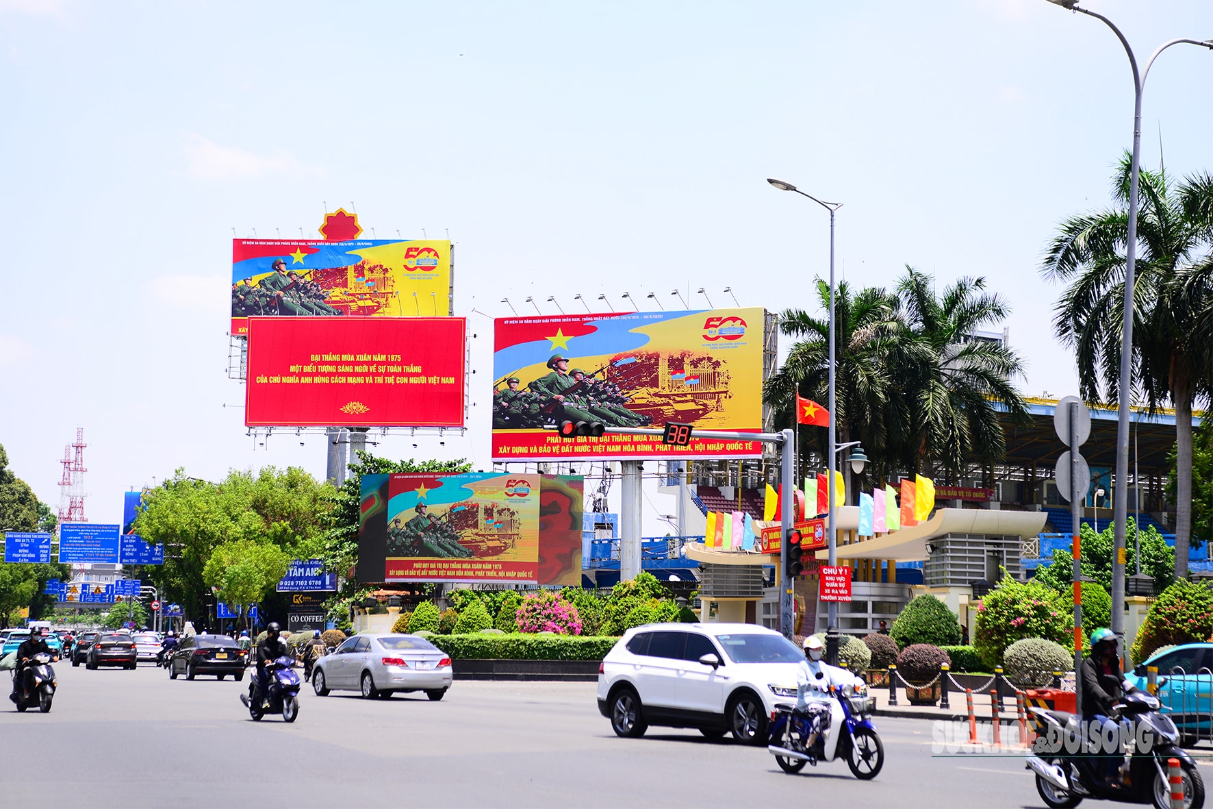 TPHCM rực rỡ sắc màu chào mừng ngày hội thống nhất- Ảnh 6.
