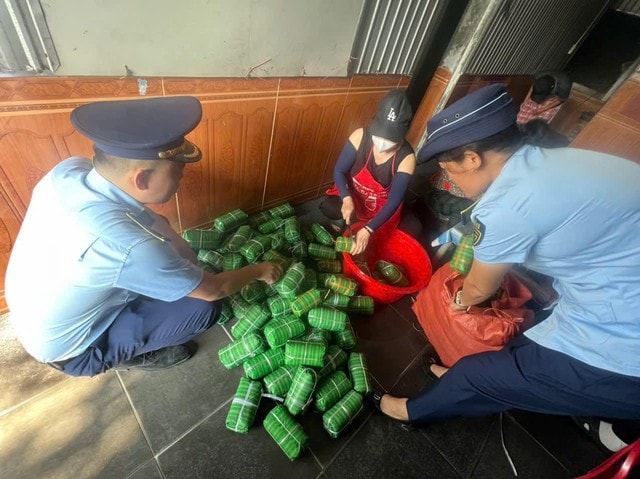 Nghệ An: Phát hiện gần 1 tấn thực phẩm 'bẩn', không rõ nguồn gốc xuất xứ- Ảnh 1.
