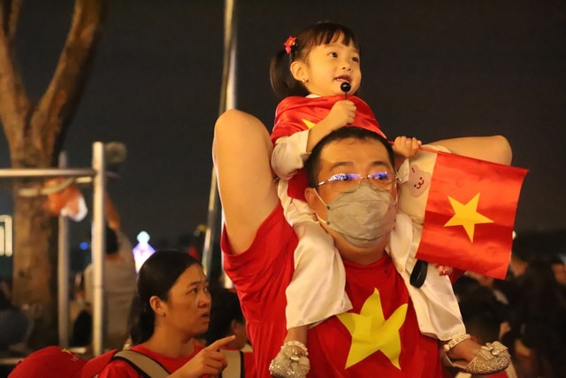 TPHCM rực rỡ pháo hoa chào mừng Đại lễ 30/4- Ảnh 8.