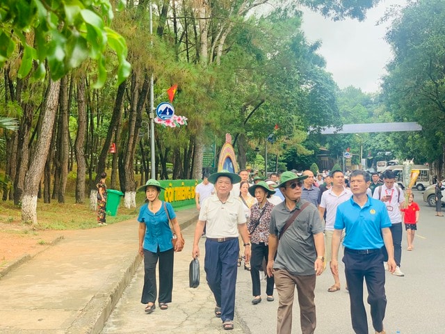 Hàng vạn trái tim hướng về cõi thiêng Đồng Lộc- Ảnh 3.