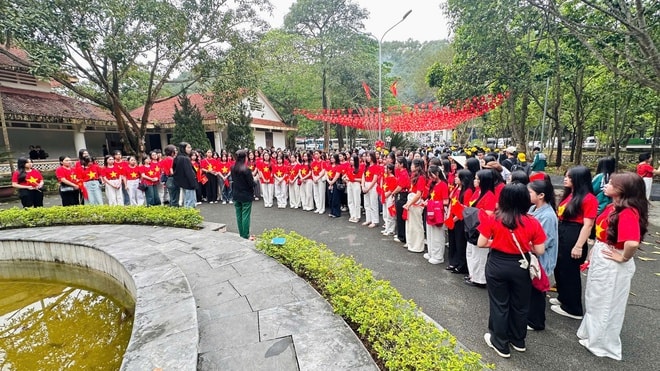 Hàng vạn trái tim hướng về cõi thiêng Đồng Lộc- Ảnh 7.