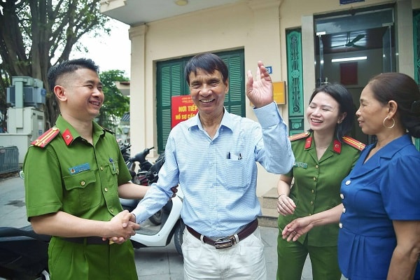 Cuộc đoàn tụ sau 57 năm, gia đình chưa bao giờ từ bỏ hy vọng tìm thấy con gái- Ảnh 3. Cuộc đoàn tụ sau 57 năm, gia đình chưa bao giờ từ bỏ hy vọng tìm thấy con gái- Ảnh 3.