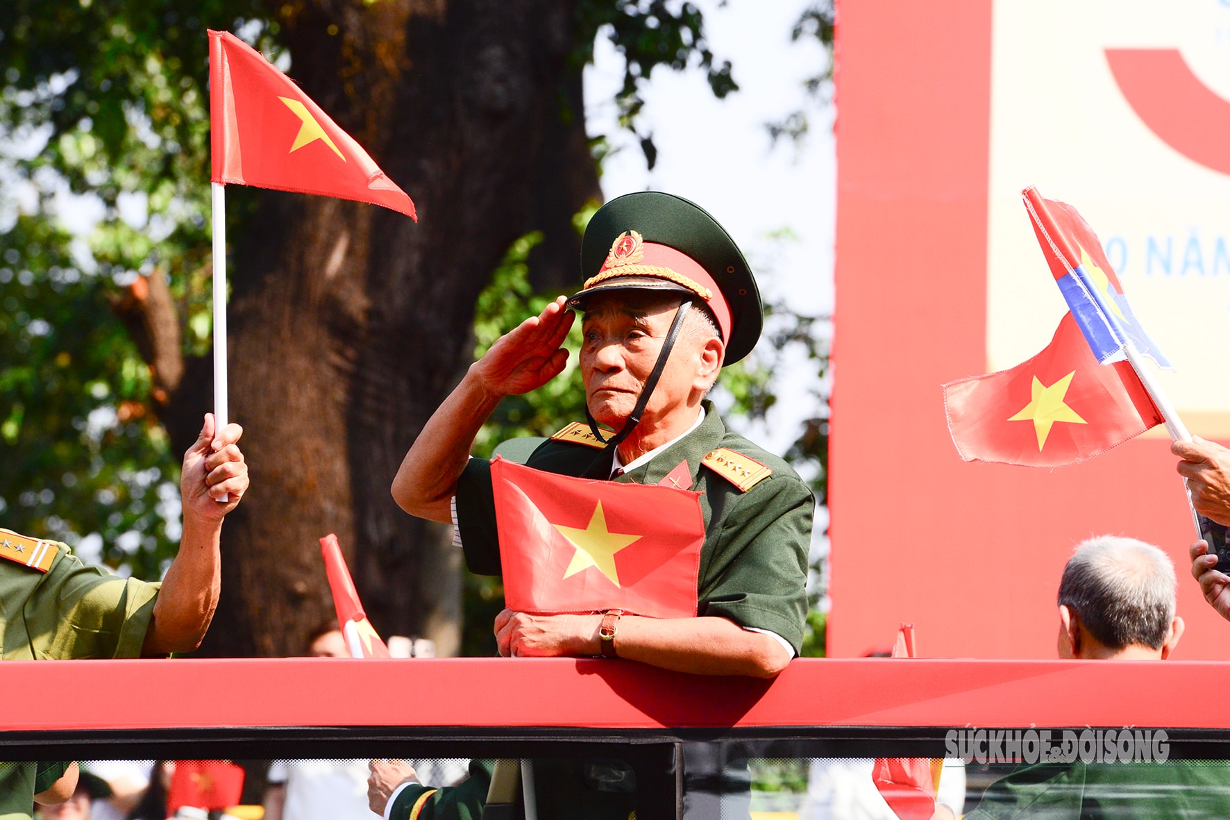 Những chứng nhân lịch sử rạng ngời trong đoàn xe diều hành- Ảnh 3.