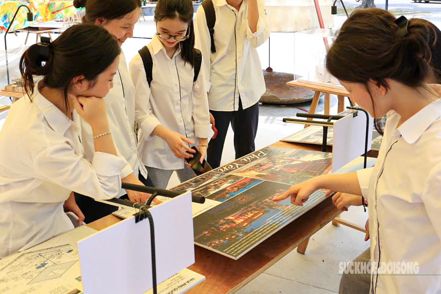 Tái chế rác thải nhựa, lan tỏa lối sống xanh- Ảnh 9.