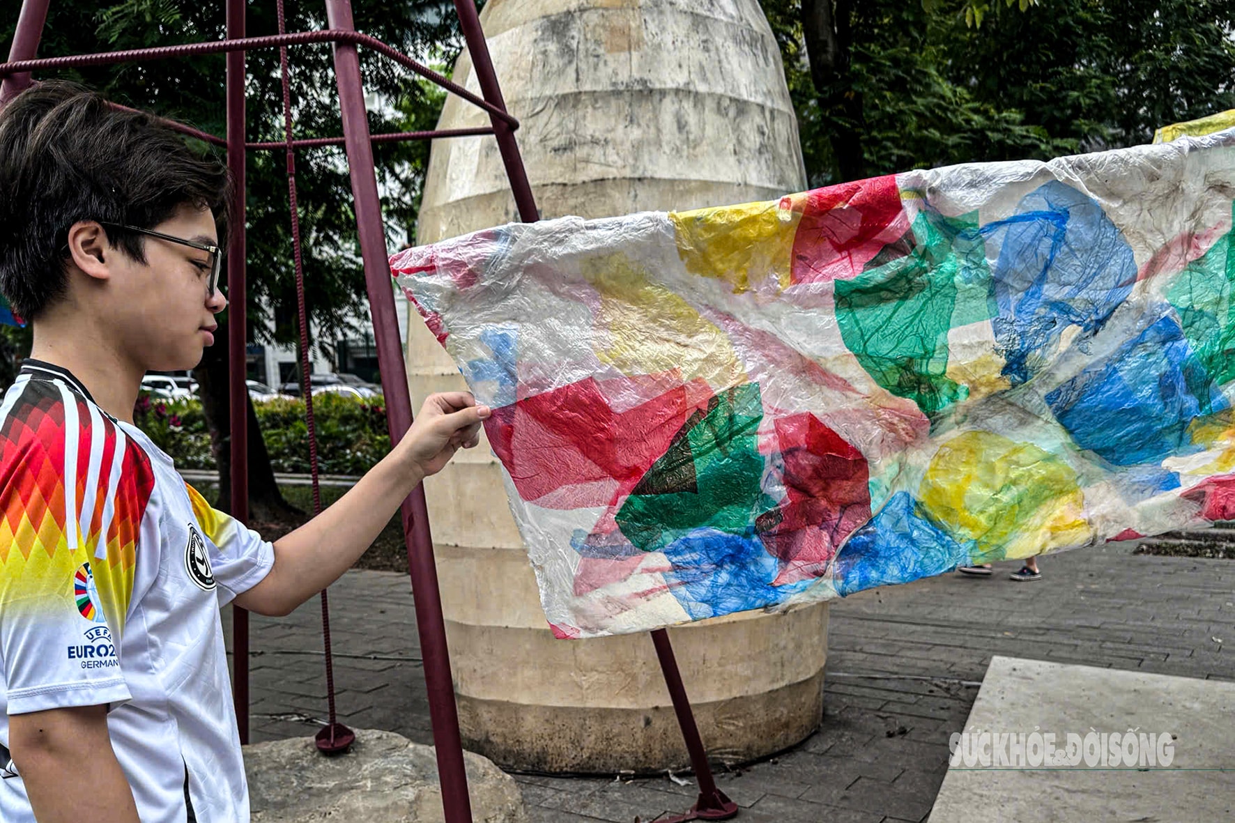 Tái chế rác thải nhựa, lan tỏa lối sống xanh- Ảnh 6.