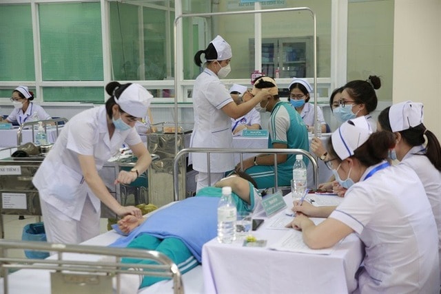 Tin vui: Viên chức y tế và giáo dục không nằm trong phương án giảm 20% biên chế- Ảnh 1.