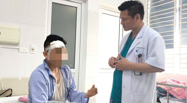 Bị ngã xe máy, một tháng sau người đàn ông được phát hiện máu tụ trong não- Ảnh 4.