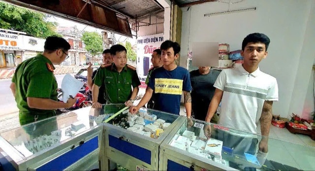 Hai thanh niên vào nhà thờ khống chế cụ ông U80 để cướp tài sản- Ảnh 1.