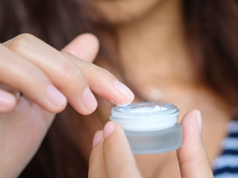 Bộ Y tế đề xuất nhiều hành vi nghiêm cấm và các cụm từ không được sử dụng trong quảng cáo mỹ phẩm- Ảnh 2.