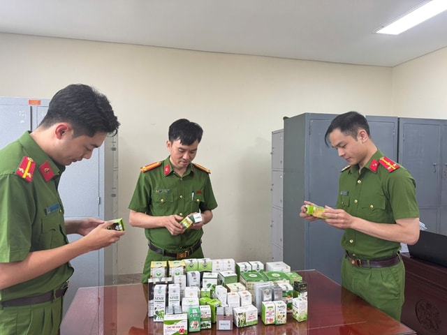 Lộ diện chiêu trò sản xuất, buôn bán hơn 34.000 hộp thực phẩm chức năng giả- Ảnh 2.