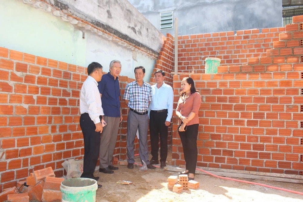 Lễ bàn giao nhà cho người dân tại xã Phước Hà (huyện Thuận Nam). Ảnh: UBMTTQVN Ninh Thuận.