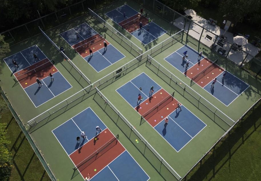 Cảnh báo mất an toàn tại các sân Pickleball xây dựng tự phát- Ảnh 1.