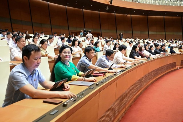 Quốc hội đồng ý giảm 2% thuế VAT đến hết năm 2026- Ảnh 1.