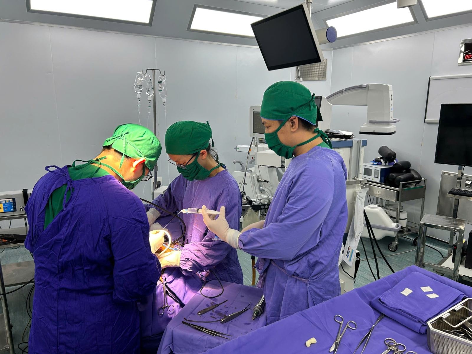 Cô gái 25 tuổi bị kéo nhọn đâm xuyên não- Ảnh 3. Cô gái 25 tuổi bị kéo nhọn đâm xuyên não- Ảnh 3.