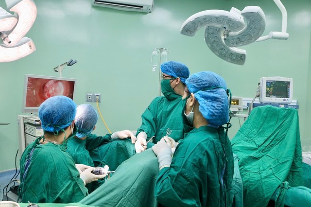 Hội chứng hiếm gặp ở bé gái có hai tử cung, một quả thận- Ảnh 1.