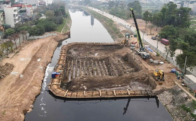 Sông Tô Lịch sắp hồi sinh trong xanh, nước chảy cuồn cuộn?- Ảnh 2.