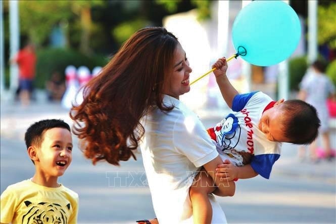 Ngày Gia đình Việt Nam (28/6): Khi yêu thương mạnh hơn bạo lực- Ảnh 2.