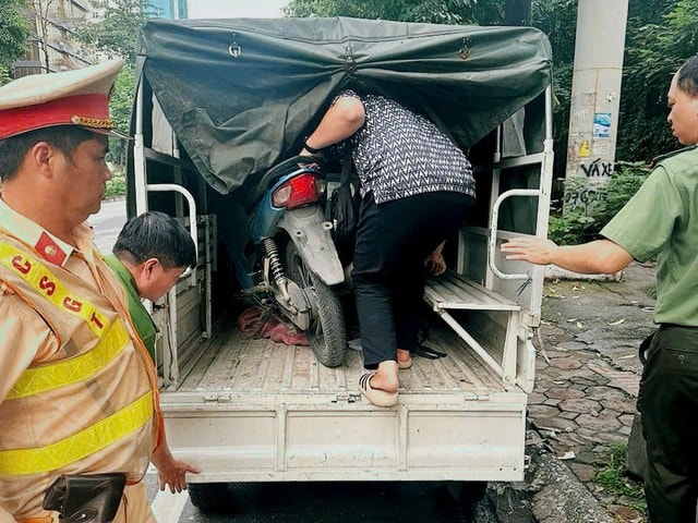 Trộm xe từ Nghệ An, thiếu niên 15 tuổi bị bắt ở Hà Nội vì không mũ, không biển- Ảnh 2.