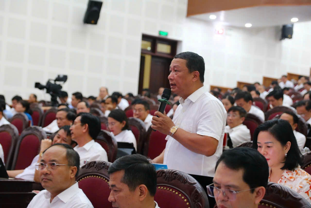 Nghệ An gỡ vướng cho hàng trăm xe điện ở Cửa Lò trước nguy cơ 'xóa sổ'- Ảnh 2. Nghệ An gỡ vướng cho hàng trăm xe điện ở Cửa Lò trước nguy cơ 'xóa sổ'- Ảnh 2.