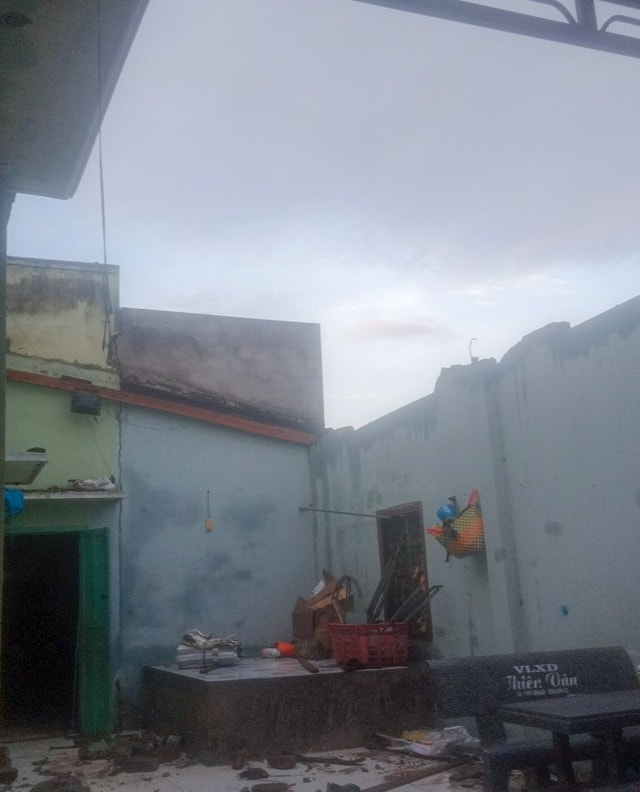 Hàng chục căn nhà ở Lâm Đồng bị tốc mái, trơ lại 4 bức tường- Ảnh 2.