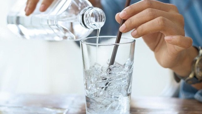 5 thói quen gây hại sức khỏe trong mùa hè- Ảnh 1.