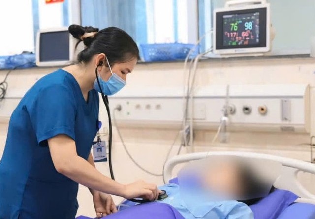 Sốc phản vệ do ong đốt, người phụ nữ nguy kịch- Ảnh 1.