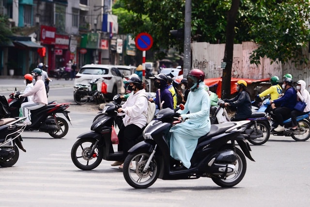 Cảnh báo thiên tai khi miền Bắc nắng nóng gay gắt rồi lại mưa lớn tiếp nối- Ảnh 2.
