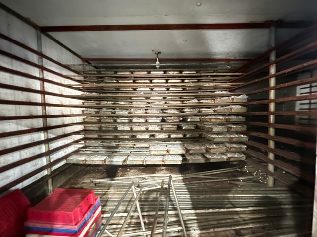 Cận cảnh kho đông lạnh chứa hơn 13 tấn chân gà ngâm hóa chất tẩy trắng- Ảnh 3.
