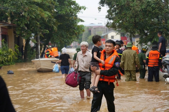 Triển khai các biện pháp bảo vệ người và tài sản ứng phó bão số 3- Ảnh 2.