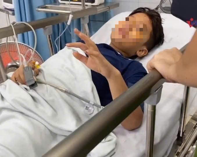 Vụ tàu du lịch bị đắm ở vịnh Hạ Long: Lời kể của những nạn nhân thoát nạn- Ảnh 3. Vụ tàu du lịch bị đắm ở vịnh Hạ Long: Lời kể của những nạn nhân thoát nạn- Ảnh 3.