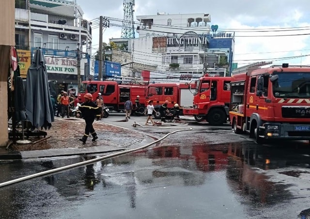 TPHCM: Cháy chợ Thủ Đức nghi do chập điện- Ảnh 1.
