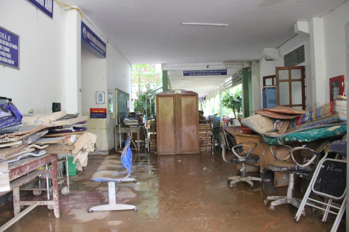 Trung tâm Y tế Tương Dương tan hoang sau lũ- Ảnh 3.
