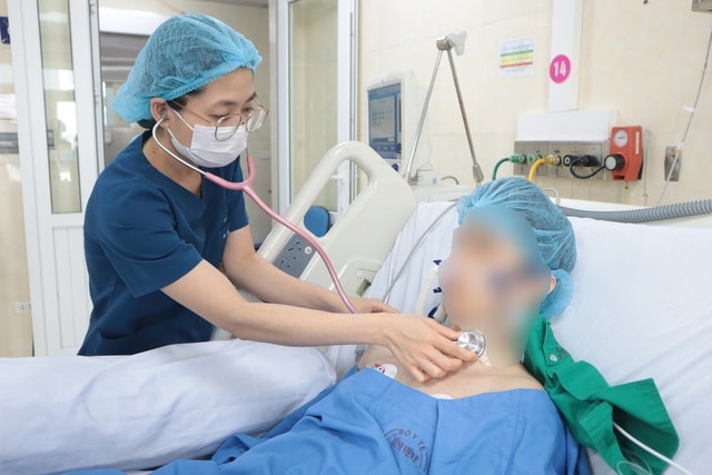 Đang tập gym chàng trai 20 tuổi bất ngờ gục ngã, ngừng tim- Ảnh 2.