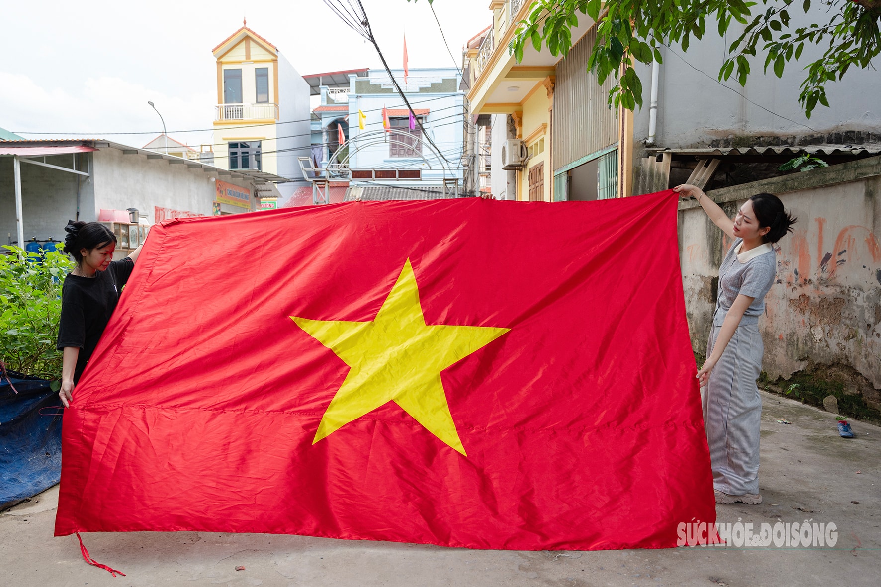 Làng may cờ Tổ quốc đỏ rực dịp Quốc khánh 2/9- Ảnh 9.