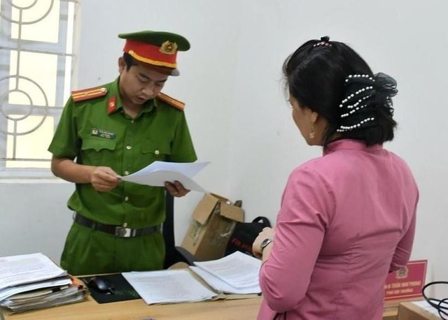 Quảng Ngãi: Bị bảo mẫu bạo hành dã man, bé trai tử vong sau hơn 20 ngày điều trị- Ảnh 1.