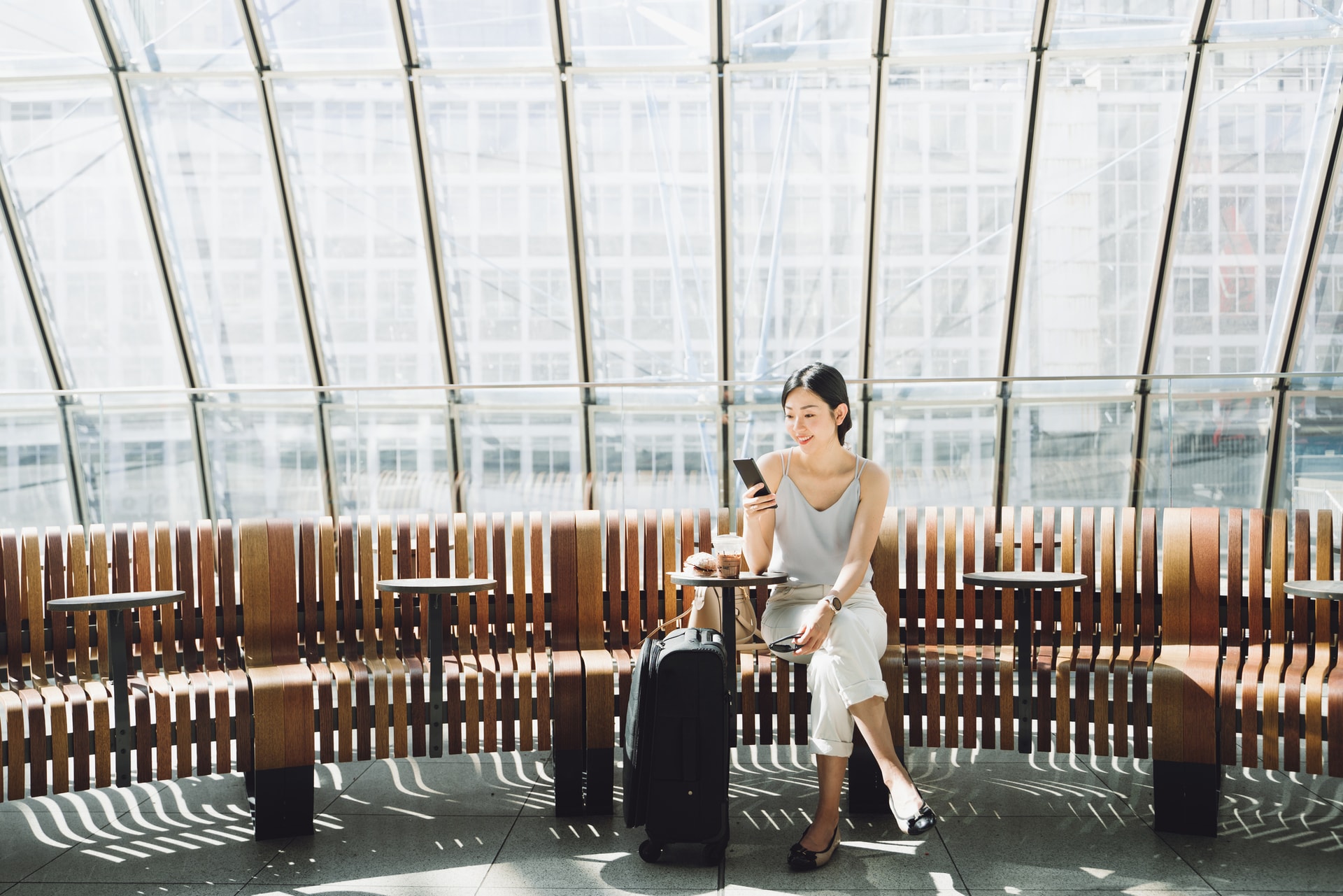 Du khách ưu tiên kết nối mạng di động khi đi nước ngoài