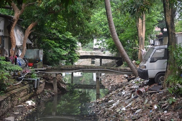 Gần 80 hộ dân 10 năm 'sống chung' với ô nhiễm từ dự án dang dở- Ảnh 1.