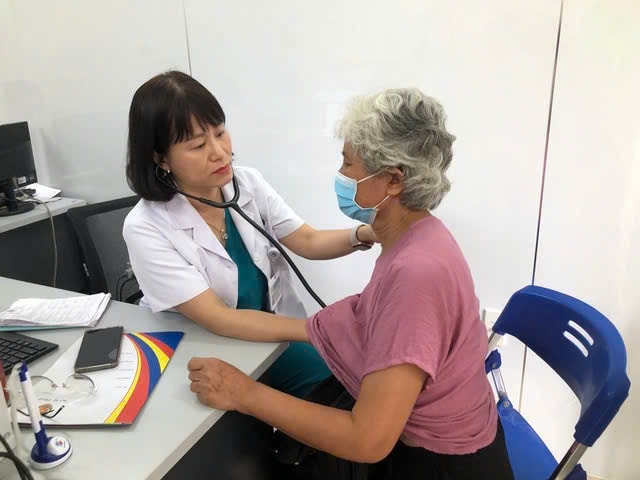 Từ 2030, người cao tuổi tại Hà Nội được khám định kỳ ít nhất 1 lần/năm- Ảnh 2.