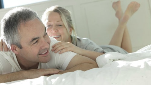 Sau nhồi máu cơ tim: Nên bắt đầu 'chuyện ấy' khi nào?- Ảnh 2.