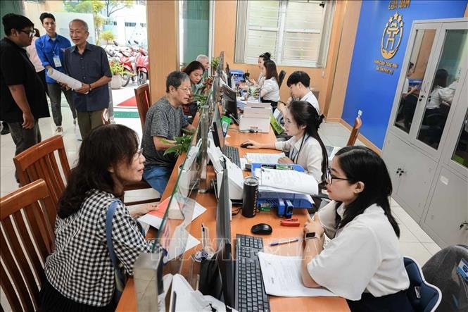 Hướng dẫn thực hiện chế độ phụ cấp, nâng bậc lương công chức, viên chức sau sắp xếp đơn vị hành chính- Ảnh 1.