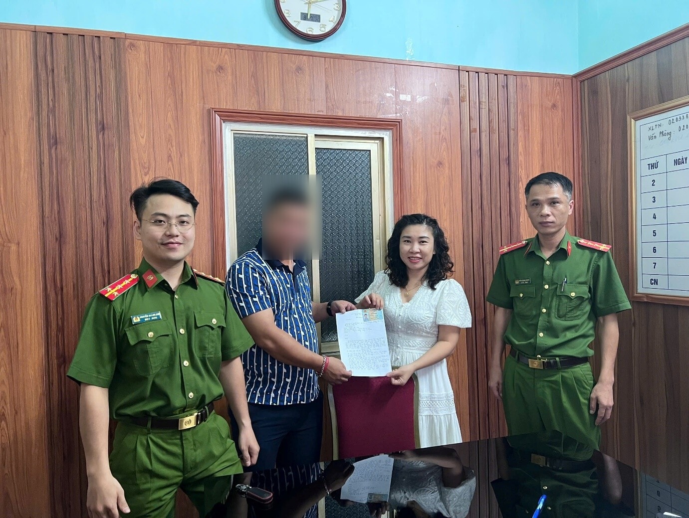 Người đàn ông Hà Nội chuyển khoản nhầm hơn 1 tỷ đồng may mắn được công an tìm giúp- Ảnh 1.