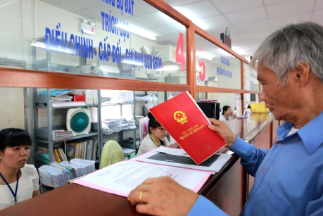 Làm sổ đỏ trong năm 2025, khoản tiền cao nhất bắt buộc phải nộp là khoản nào?- Ảnh 1.