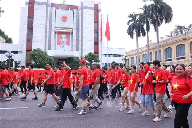Phát động sự kiện đi bộ trên toàn quốc 'Cùng Việt Nam tiến bước'- Ảnh 11.