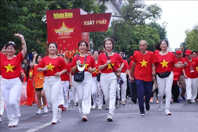 Phát động sự kiện đi bộ trên toàn quốc 'Cùng Việt Nam tiến bước'- Ảnh 9.