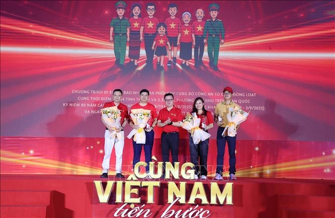 Phát động sự kiện đi bộ trên toàn quốc 'Cùng Việt Nam tiến bước'- Ảnh 3.