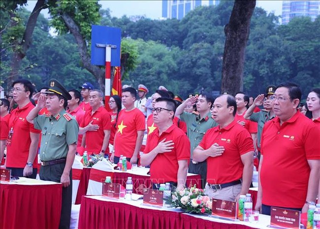 Phát động sự kiện đi bộ trên toàn quốc 'Cùng Việt Nam tiến bước'- Ảnh 2.